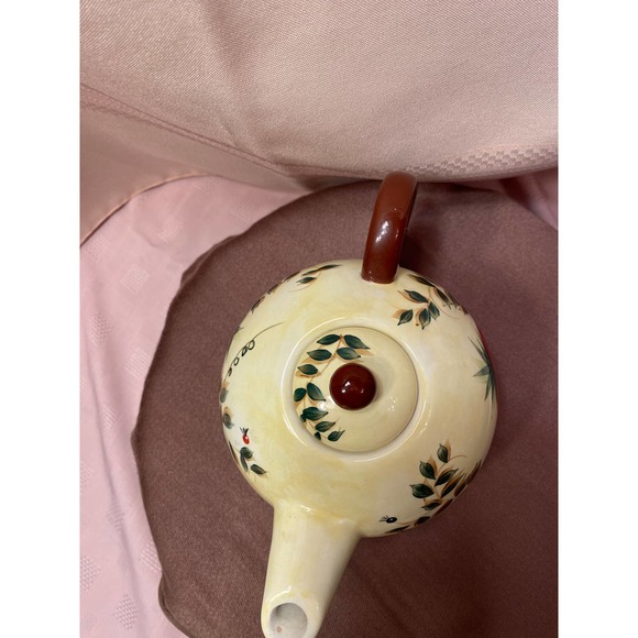 Tea for One, Teapot / Cup Combo, Strawberries and leaves pattern, - Picture 6 of 15